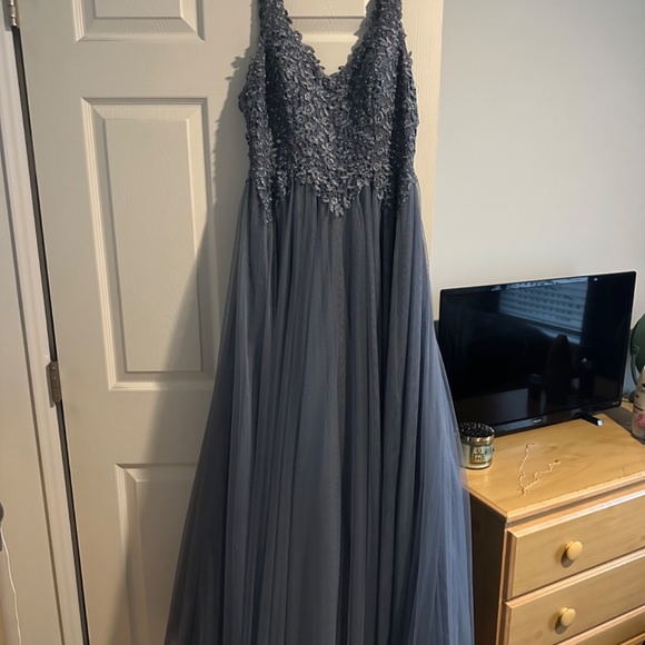 Prom dress - Picture 5 of 7